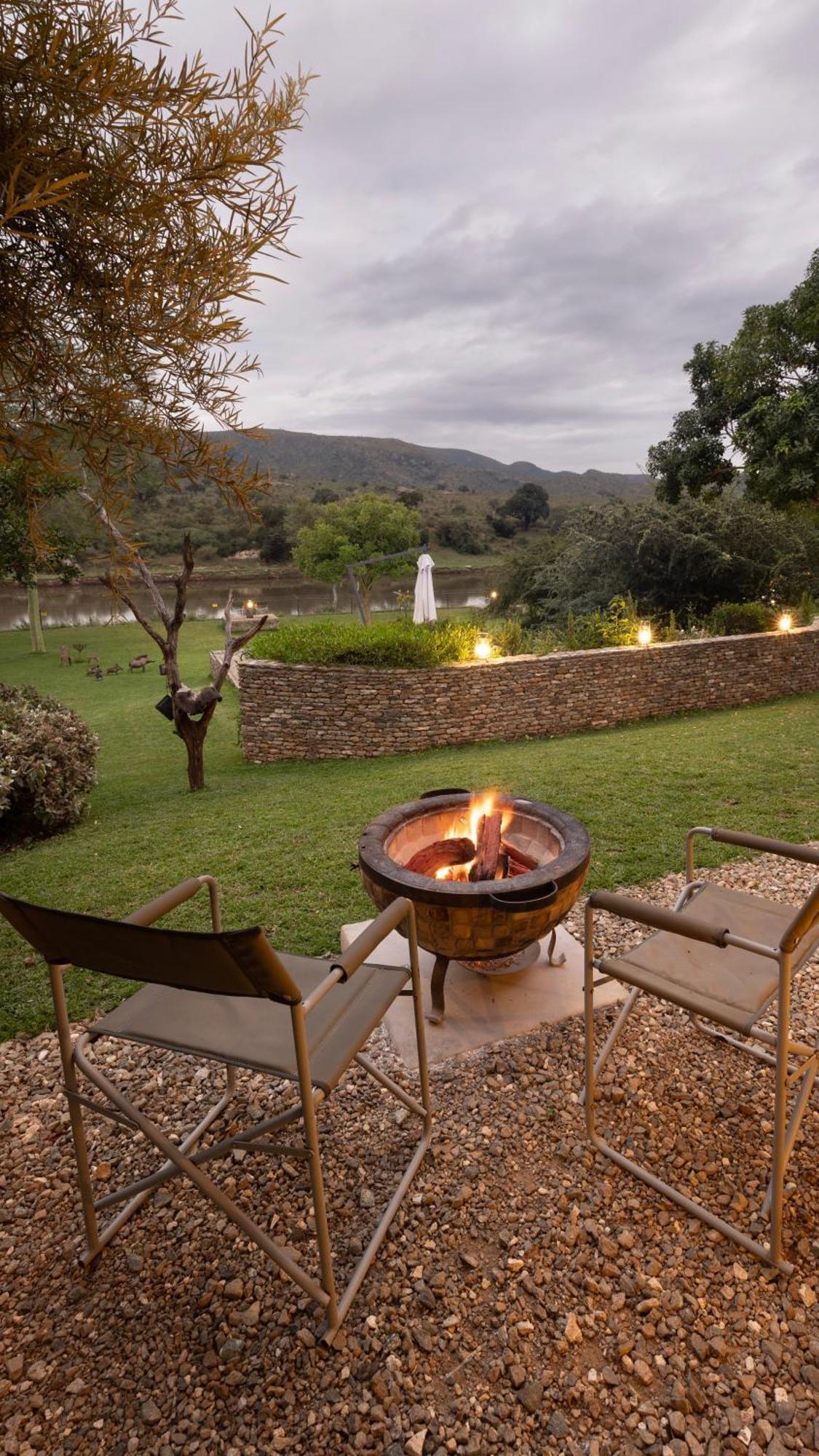 Kambaku River Lodge *